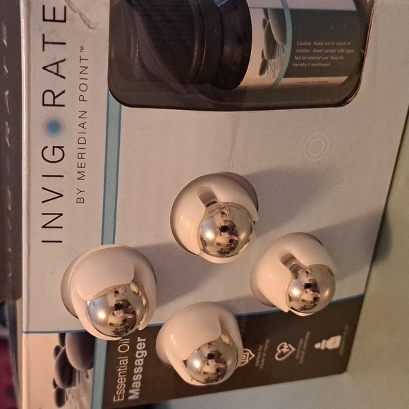 Essential Oil Massager - Picture 3 of 3